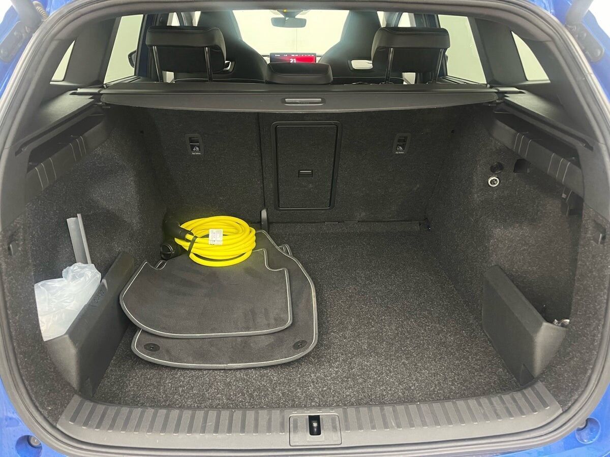 Blå Skoda Enyaq fra 2022