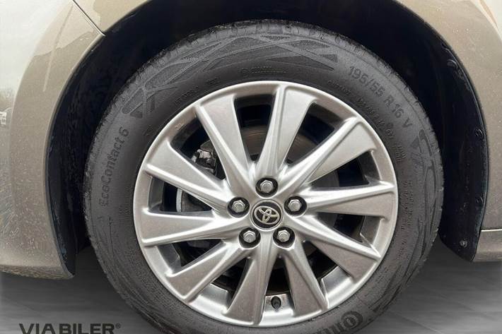 Bronze Toyota Yaris fra 2022