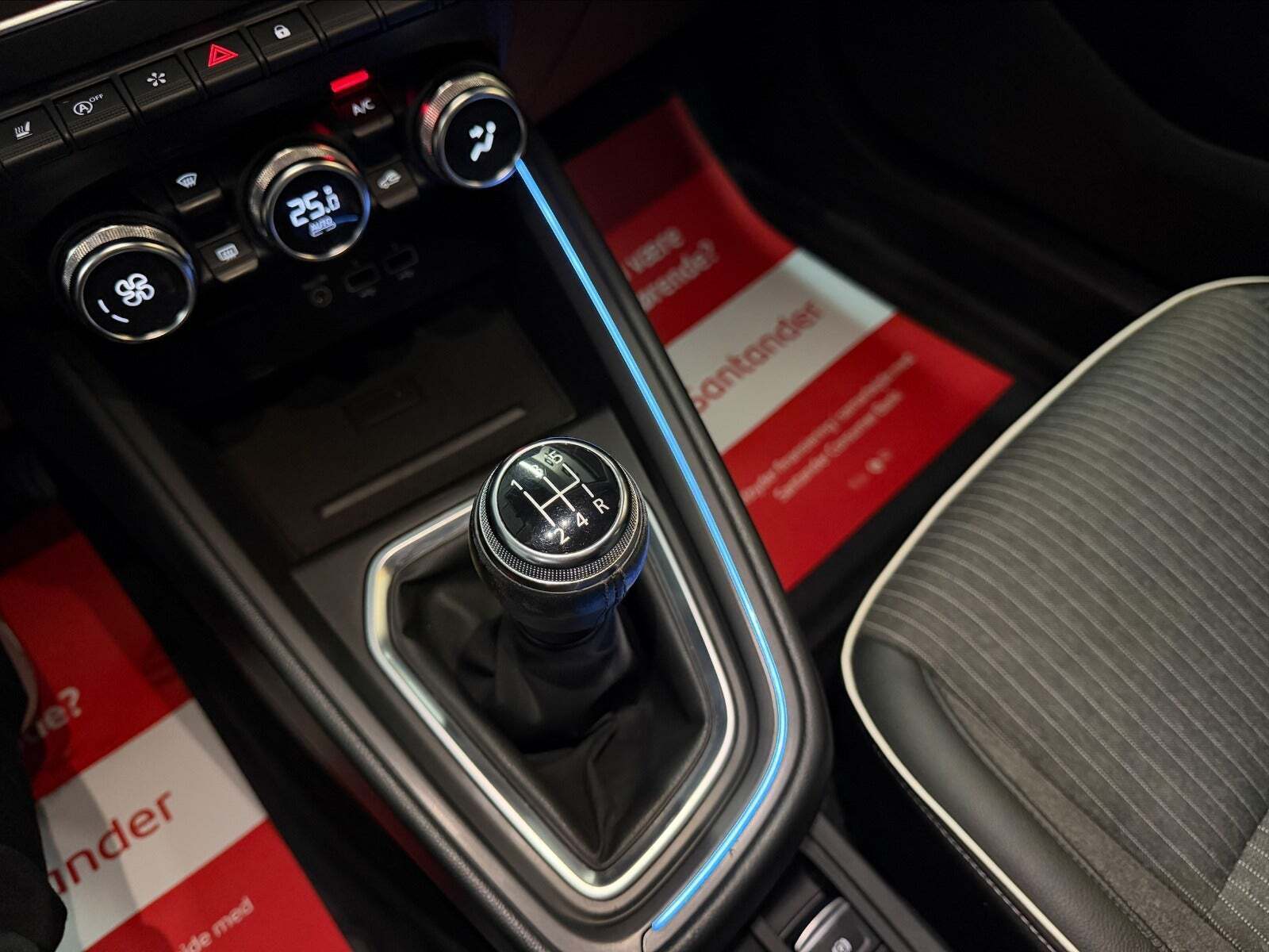 Sort Renault Clio V fra 2020