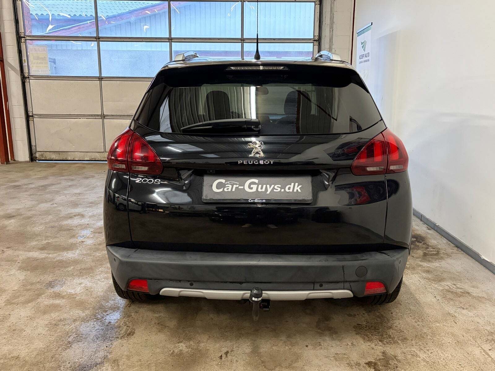 Peugeot 2008 1,6 BlueHDi 100 Allure Sky