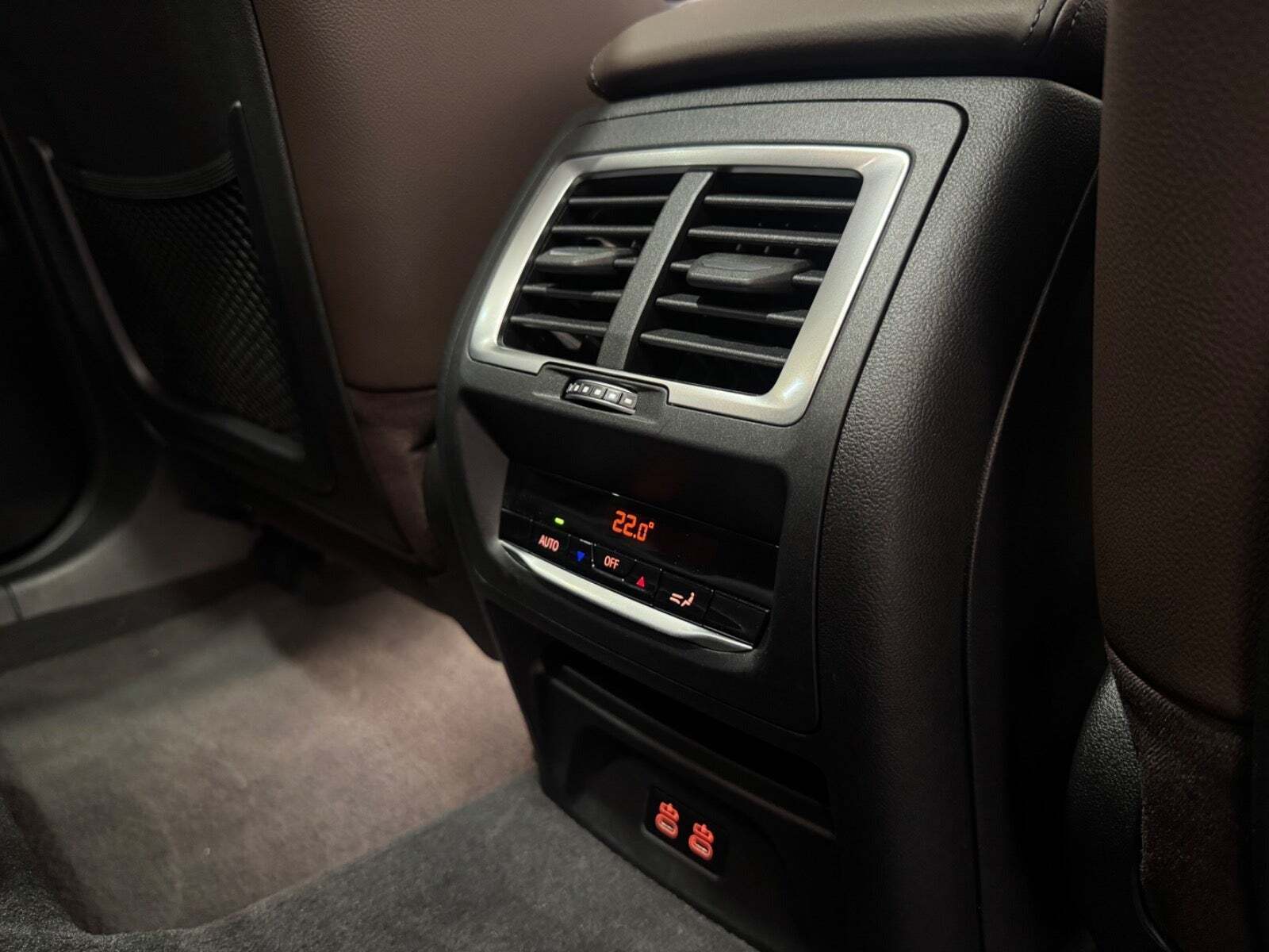 Hvid BMW iX3 fra 2023