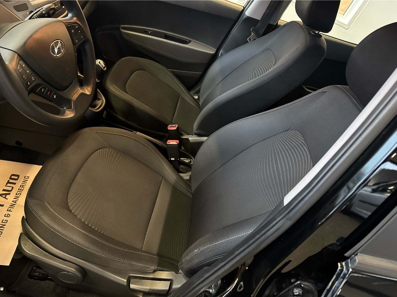 Sort Hyundai i10 fra 2017