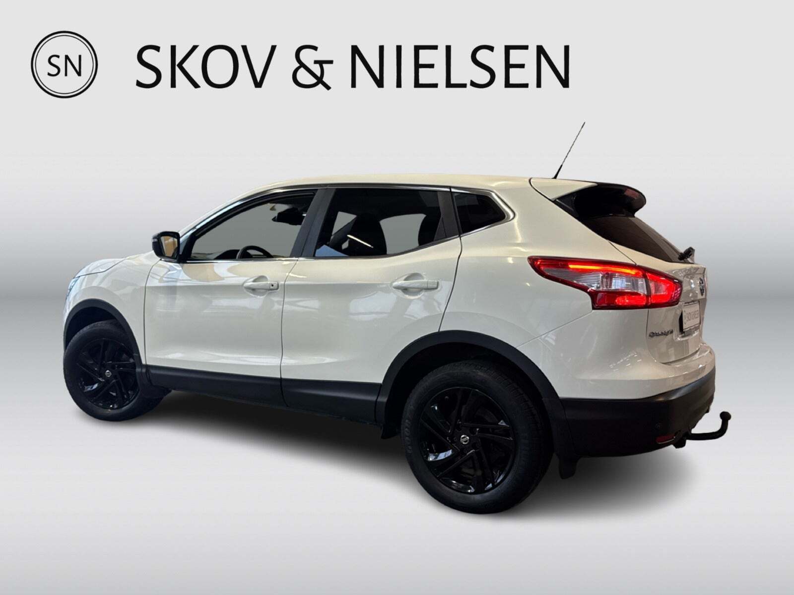 Hvid Nissan Qashqai fra 2016