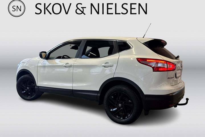 Hvid Nissan Qashqai fra 2016
