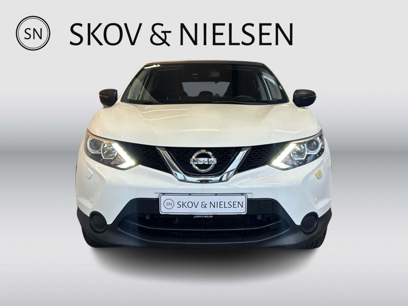 Hvid Nissan Qashqai fra 2016
