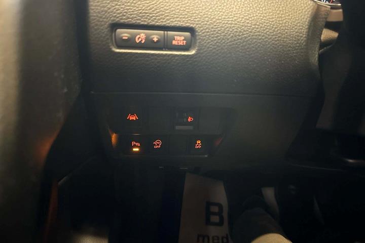 Hvid Nissan Qashqai fra 2016