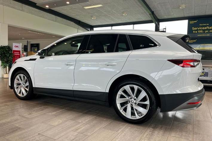 Hvid Skoda Enyaq fra 2022