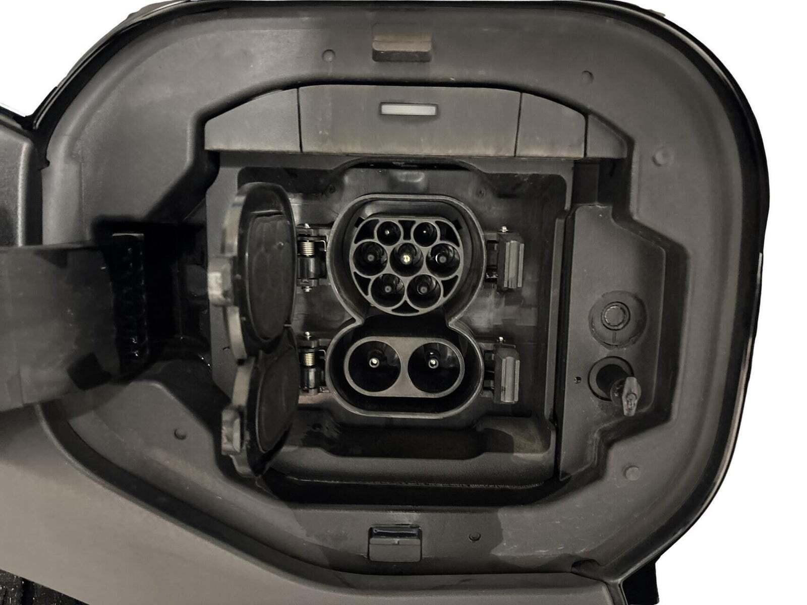 Sort Toyota BZ4X fra 2023