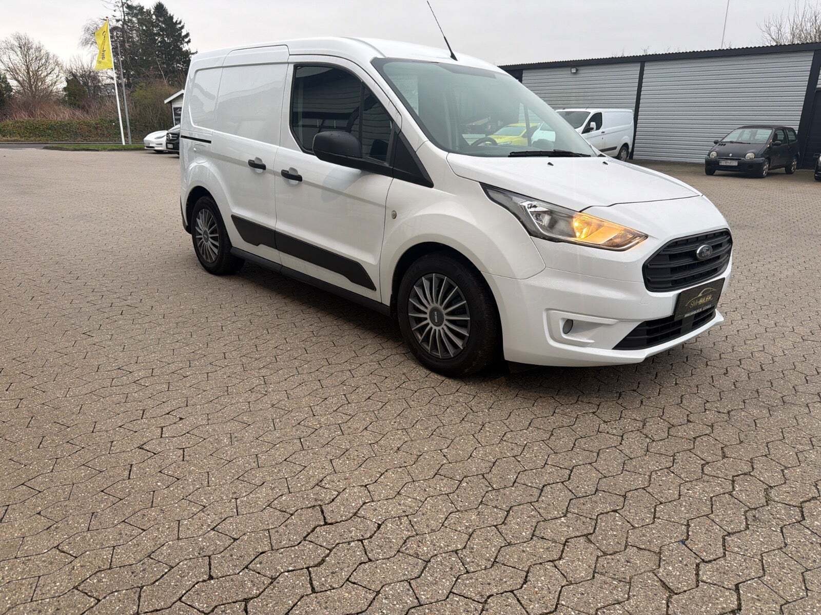 Hvid Ford Transit Connect fra 2018