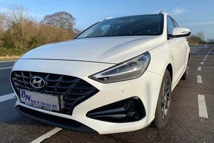 Hvid Hyundai i30 fra 2021