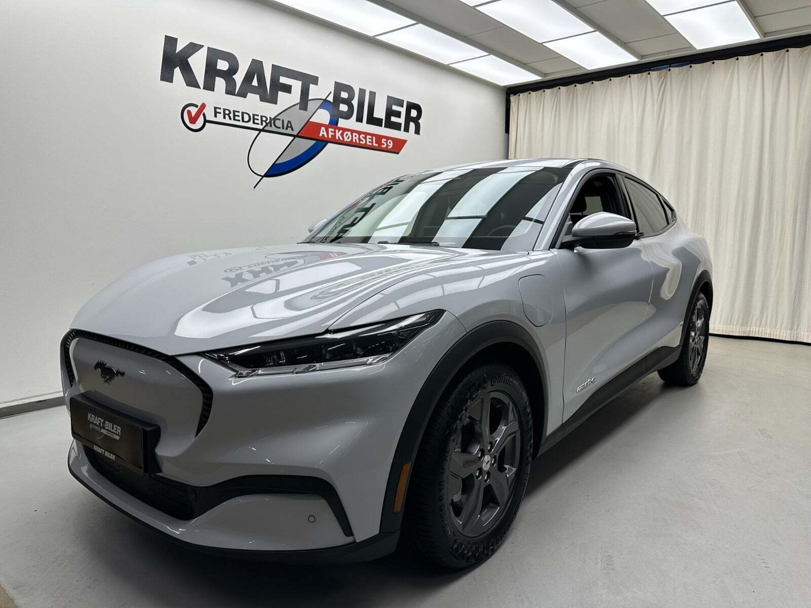 Ford Mustang Mach-E 75 Standard Range