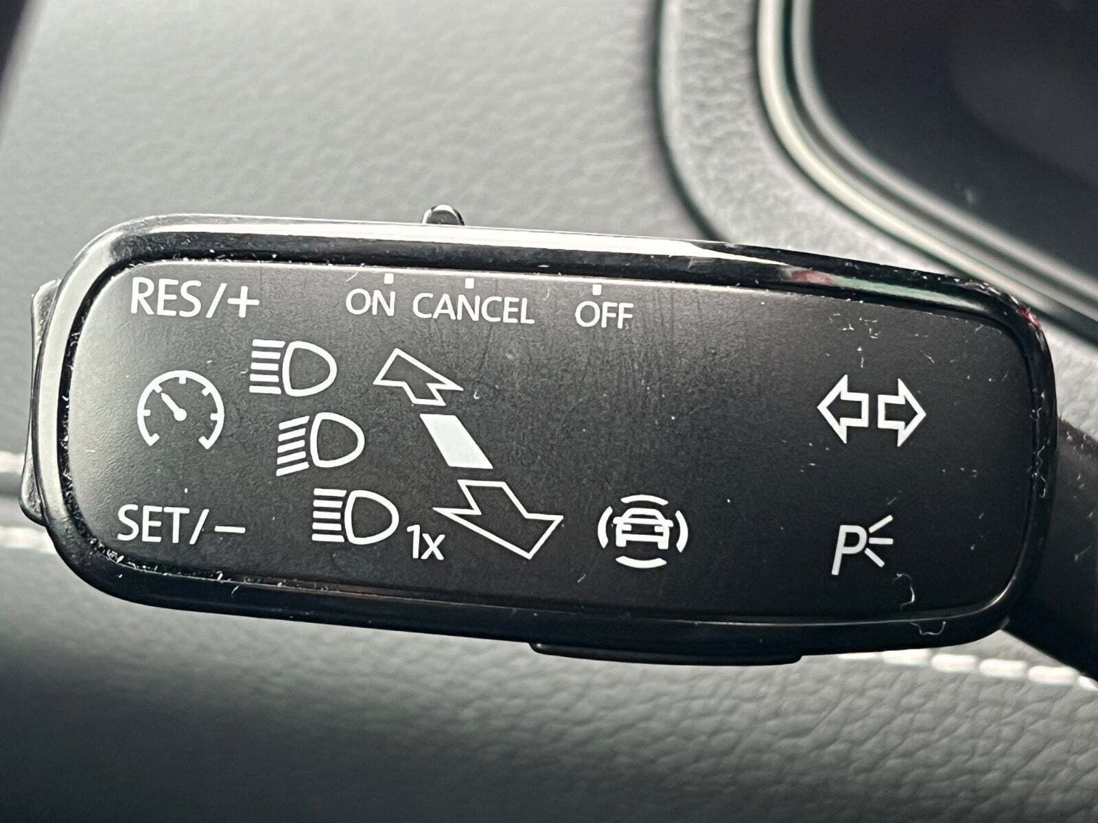 Grå Seat Arona fra 2020