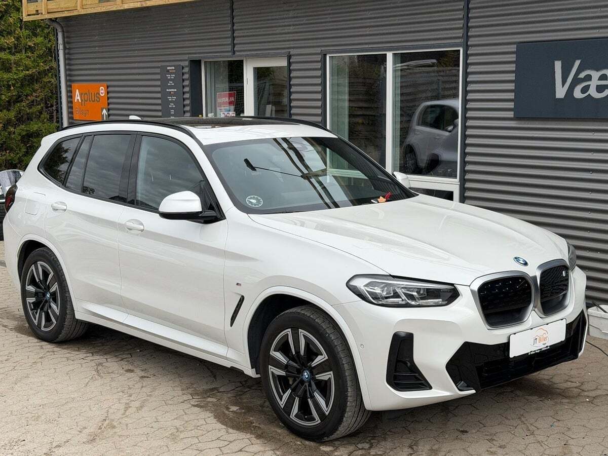 BMW iX3 Charged M-Sport