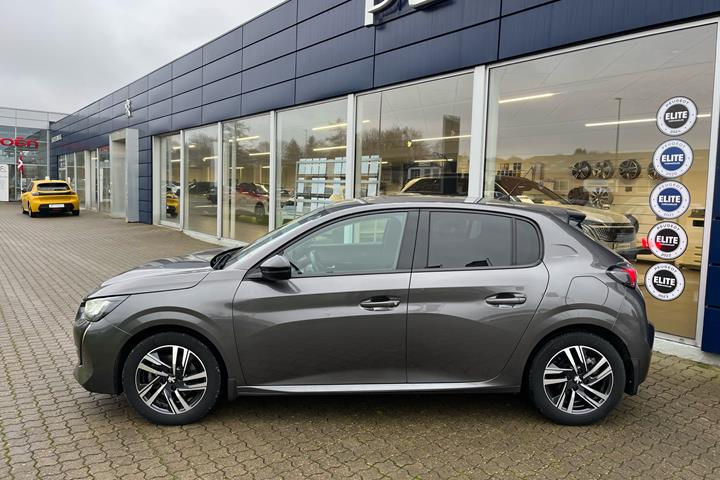 Grå Peugeot 208 fra 2022