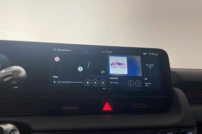 Rød Hyundai Ioniq 5 fra 2025