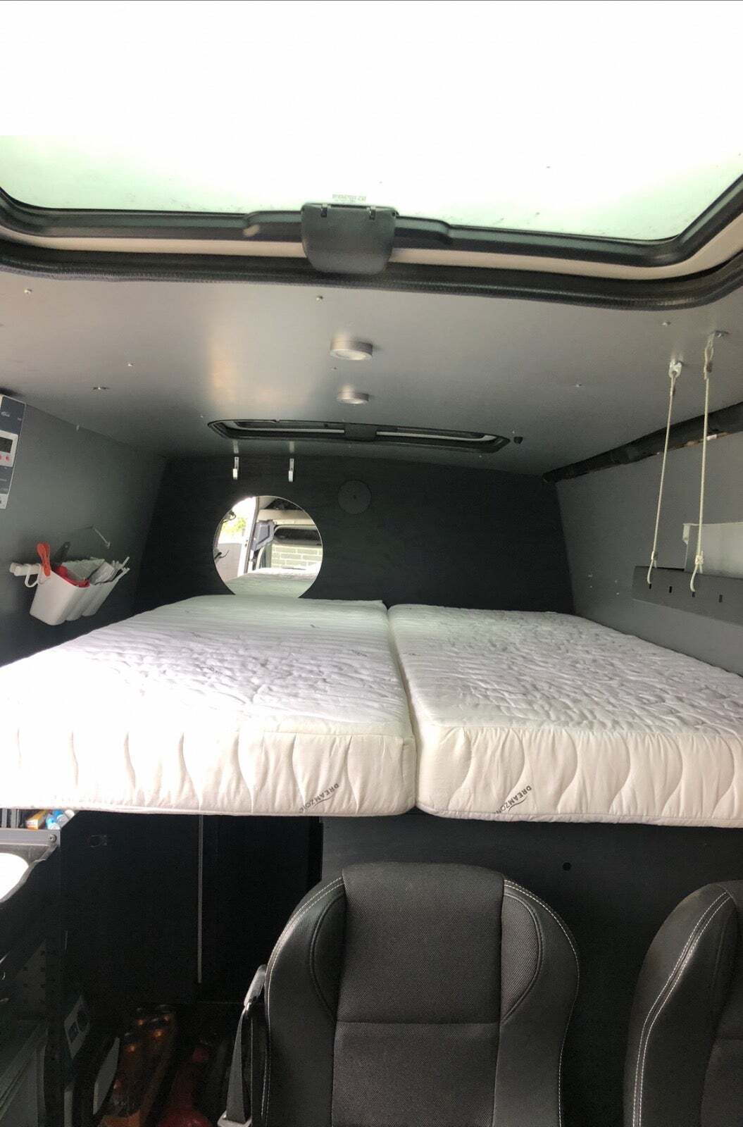 Sølv VW Crafter fra 2012