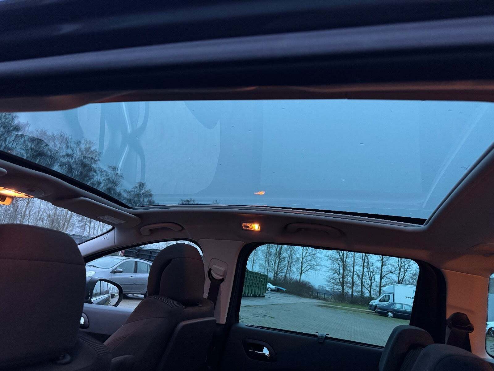 undefined Peugeot 5008 fra 2015