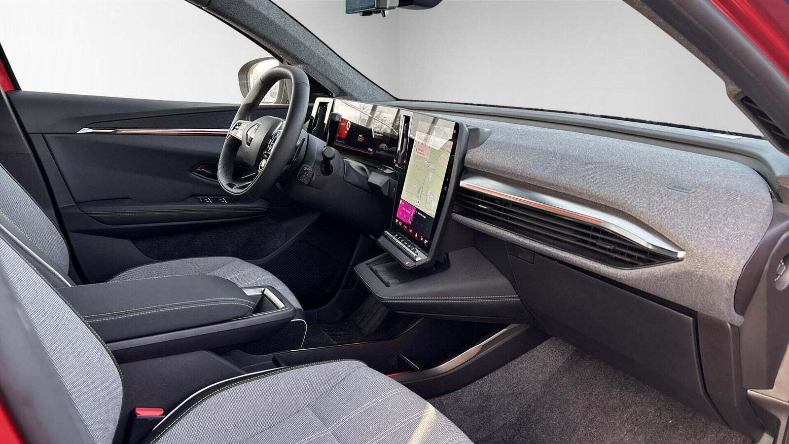 Rød Renault Scenic E-Tech fra 2025