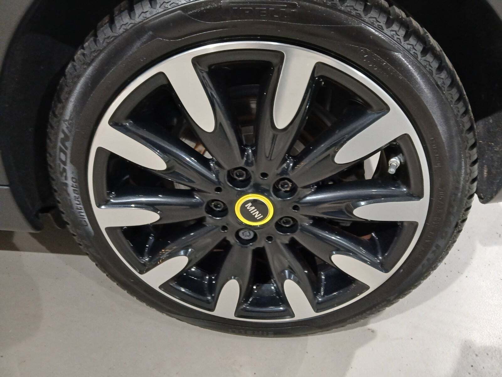 Sort Mini Cooper SE fra 2022