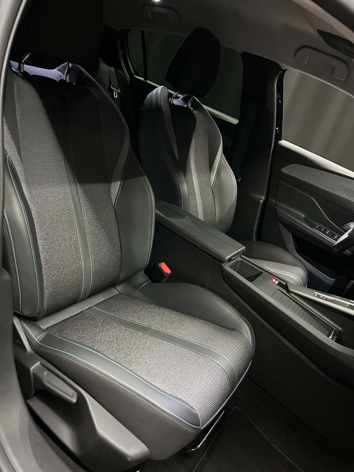 Peugeot 308 1,6 Hybrid Allure Pack EAT8