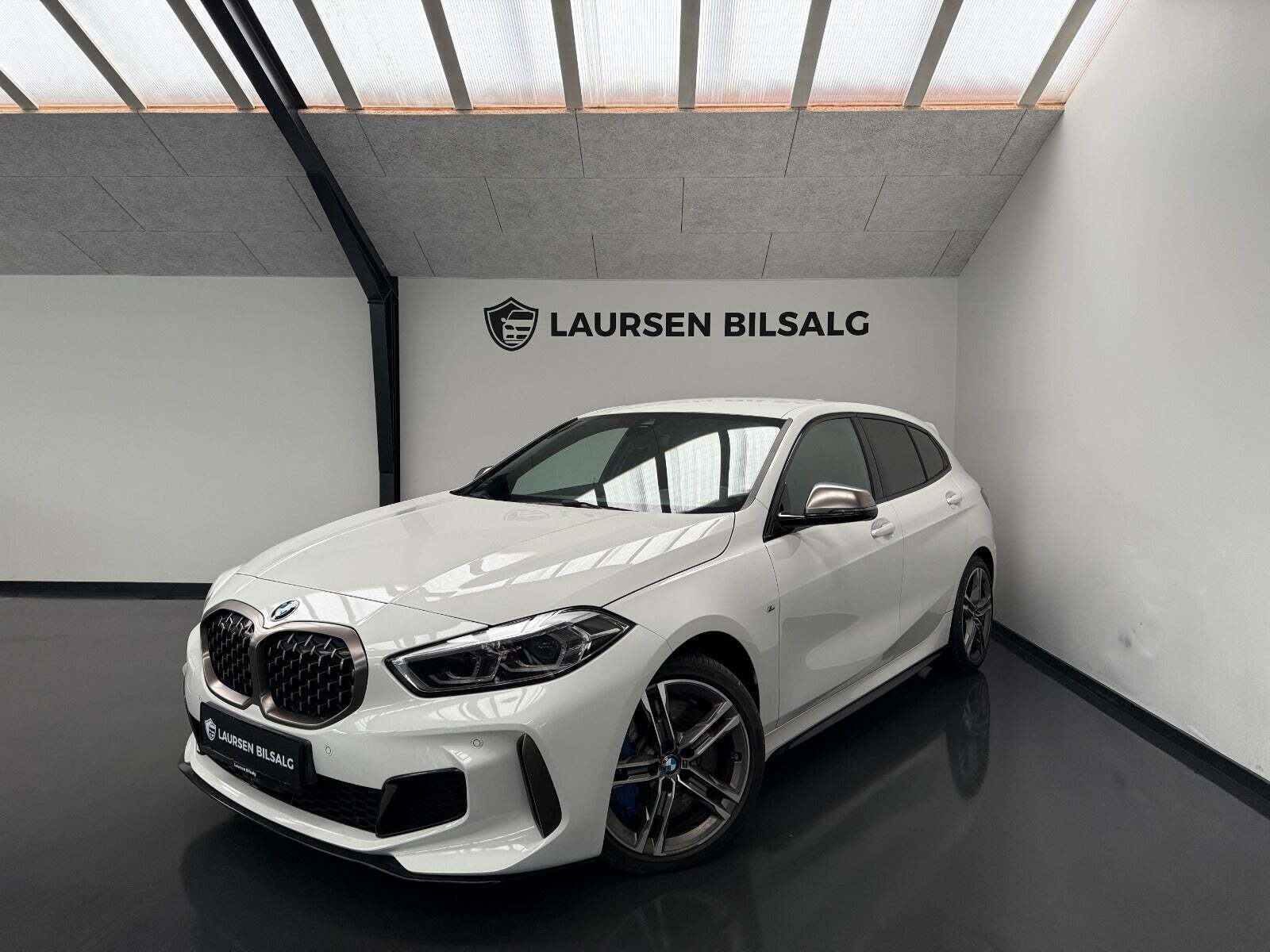 BMW M135i 2,0 Connected xDrive aut.