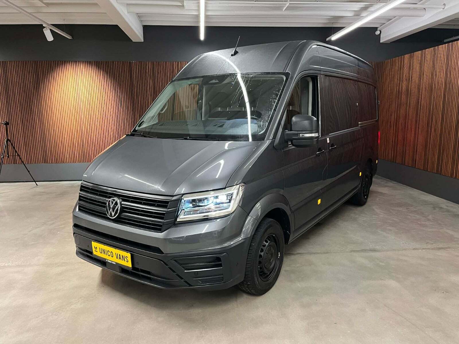 VW Crafter 35 2,0 TDi 177 Kassevogn L3H3 aut.