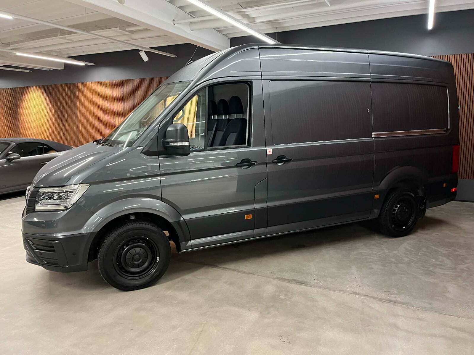 VW Crafter 35 2,0 TDi 177 Kassevogn L3H3 aut.