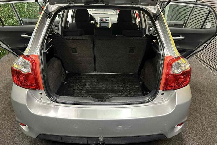 undefined Toyota Auris fra 2010