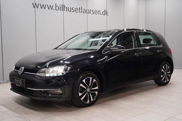 Sort VW Golf VII fra 2018 set udefra