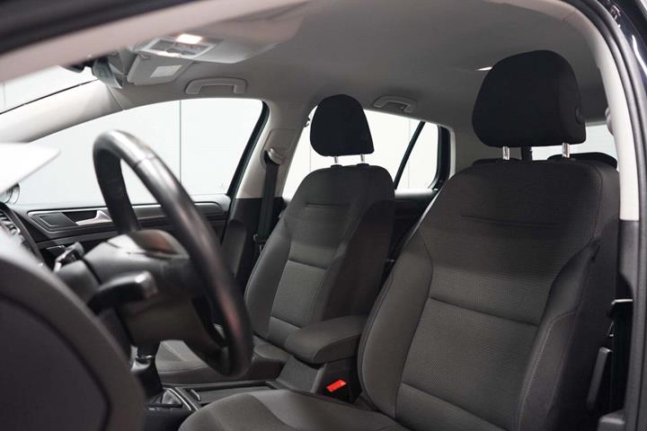Sort VW Golf VII fra 2018