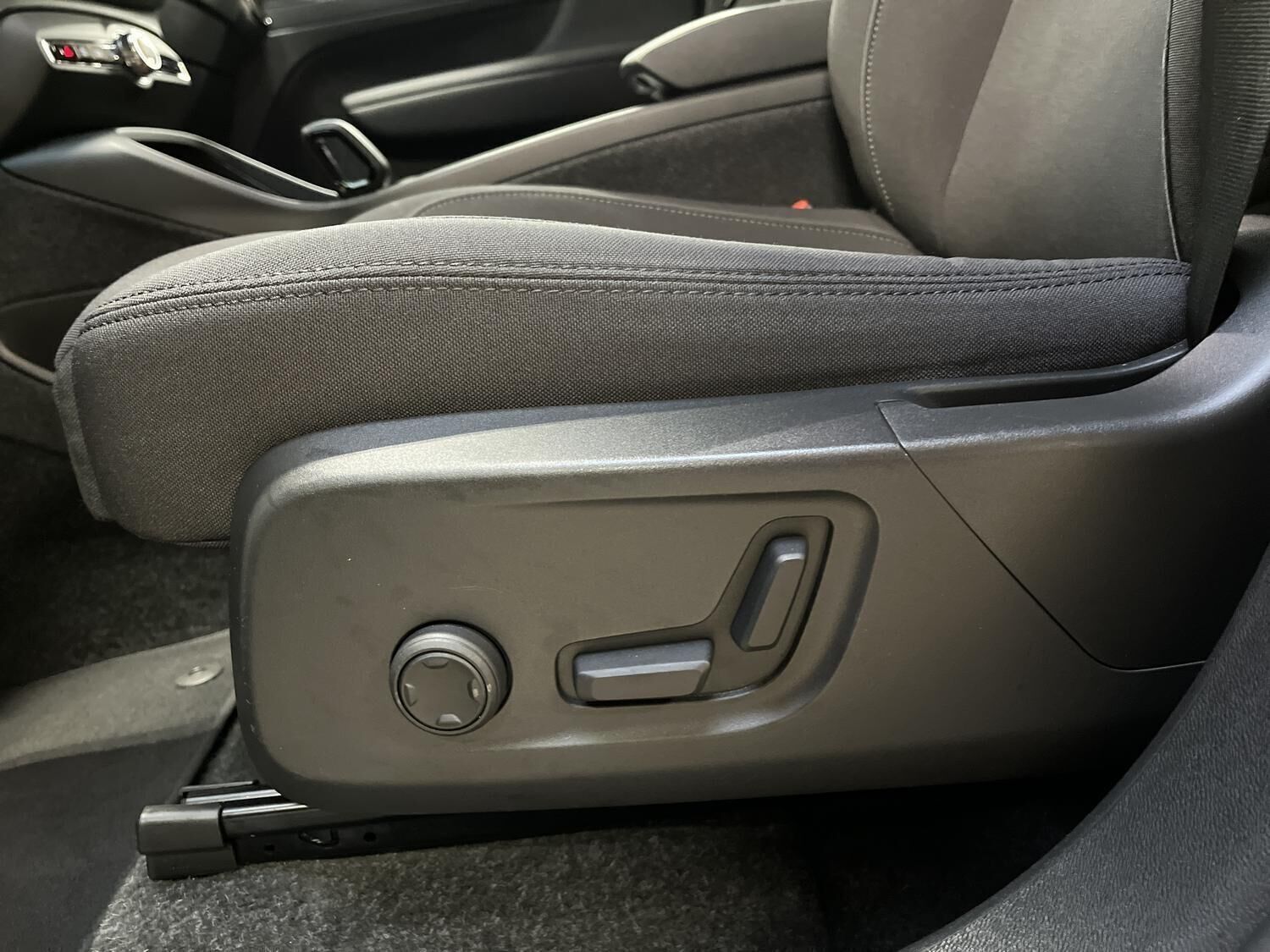 Sort Volvo XC40 fra 2023