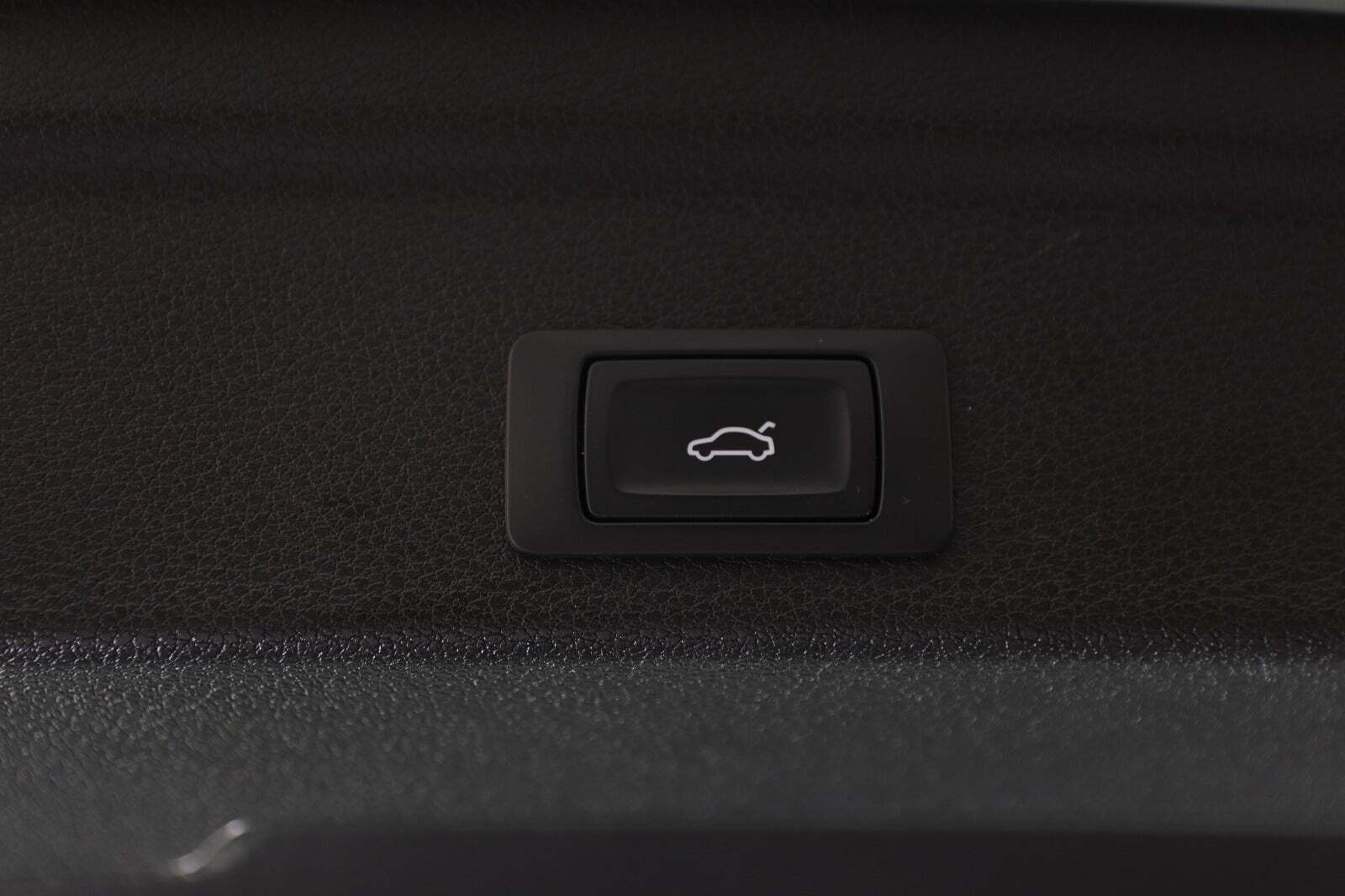 Sølv Audi Q3 fra 2023