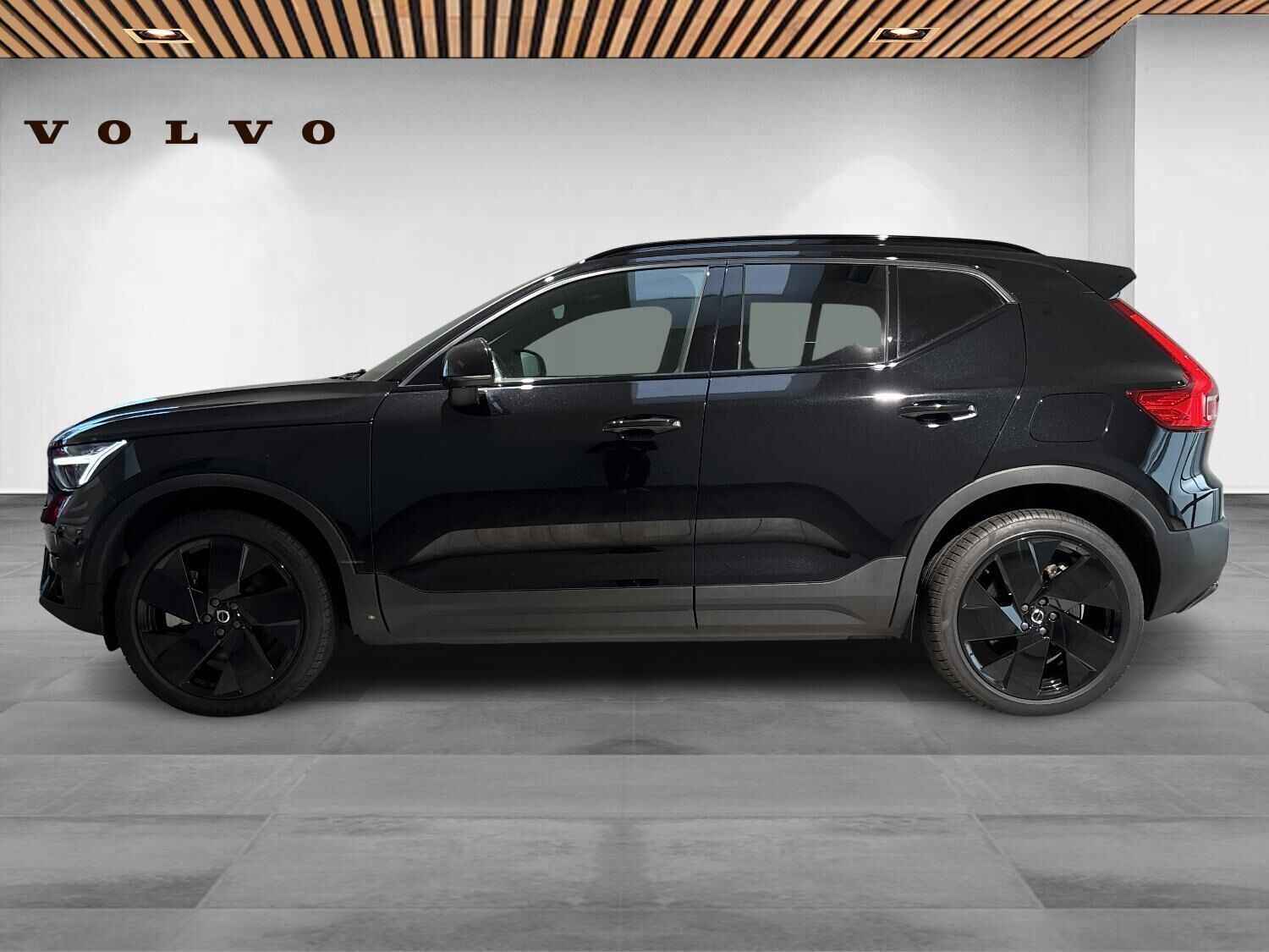 Volvo EX40 Extended Range Black Edition