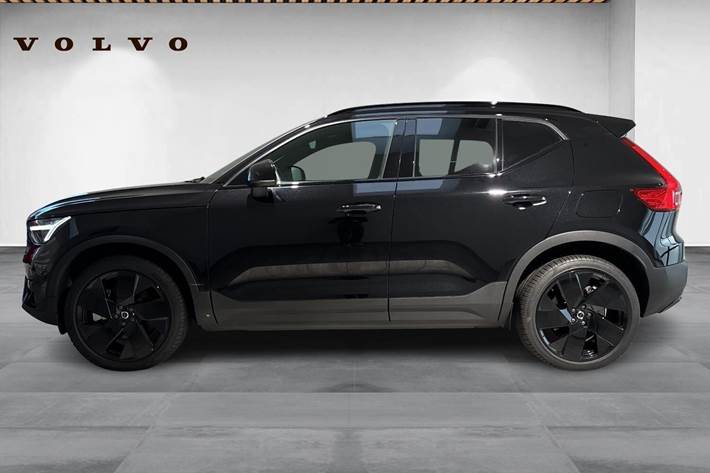 Sort Volvo EX40 fra 2025