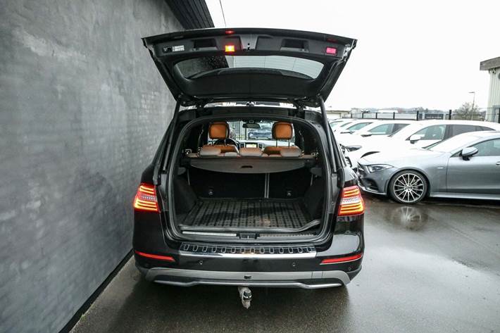 Sort Mercedes ML350 fra 2014