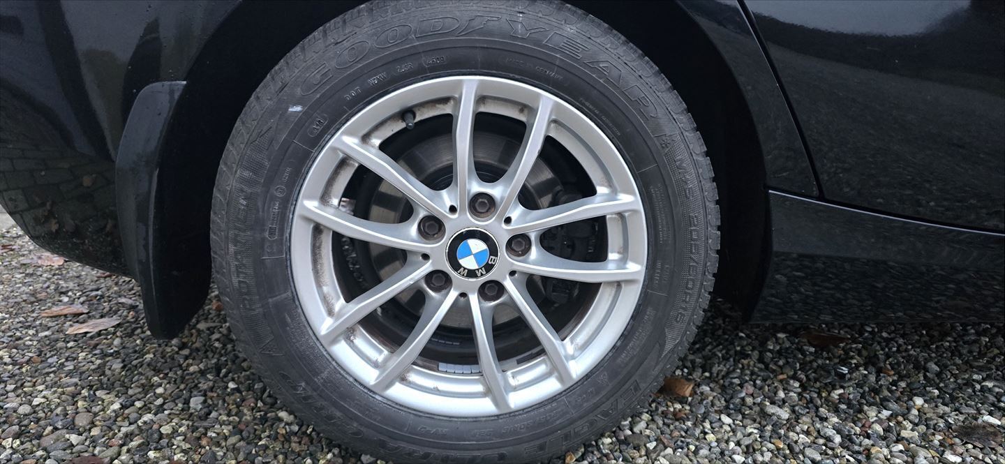 Sort BMW 114 fra 2013