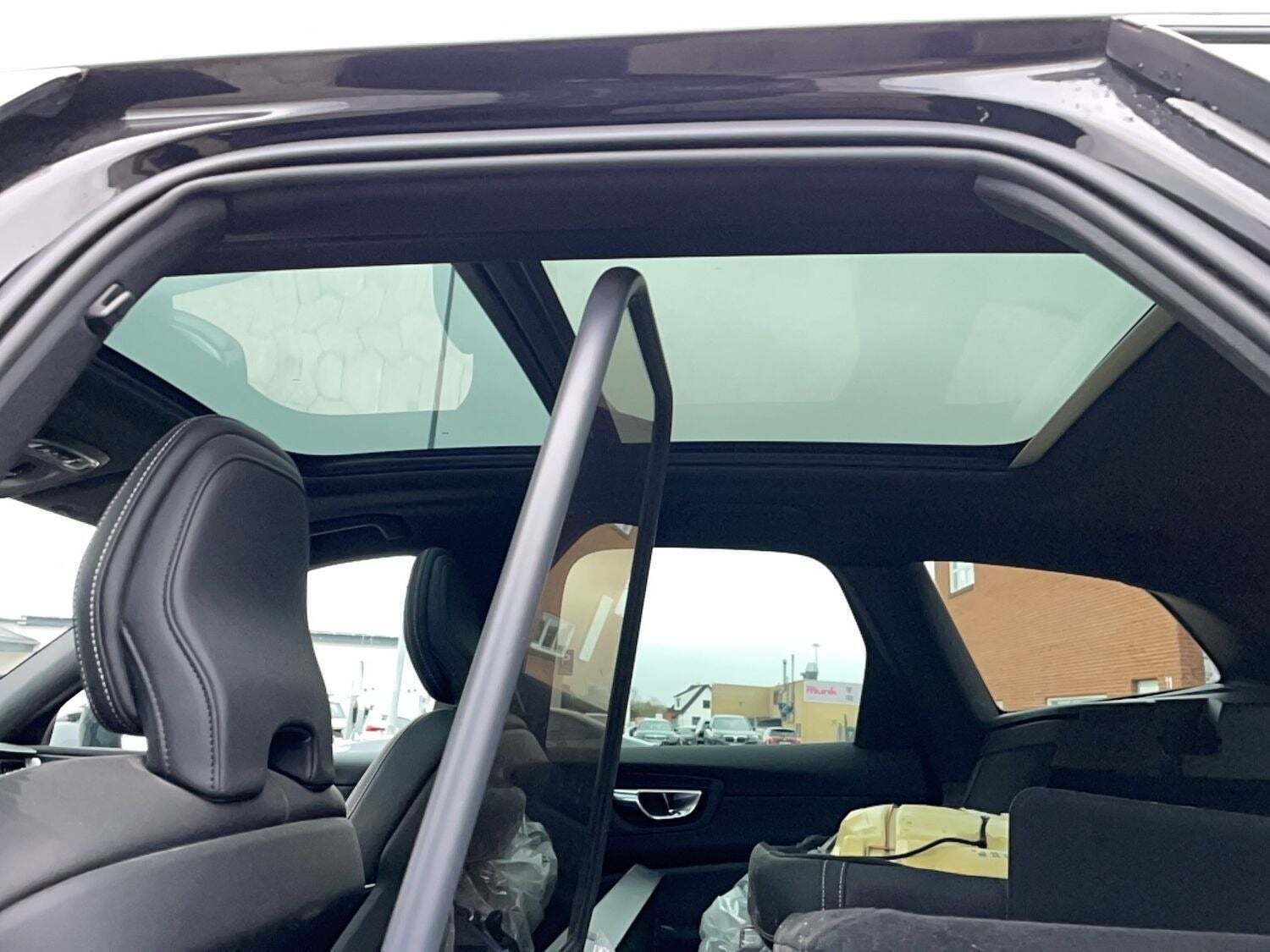 Volvo XC60 2,0 T6 ReCharge R-Design aut. AWD Van