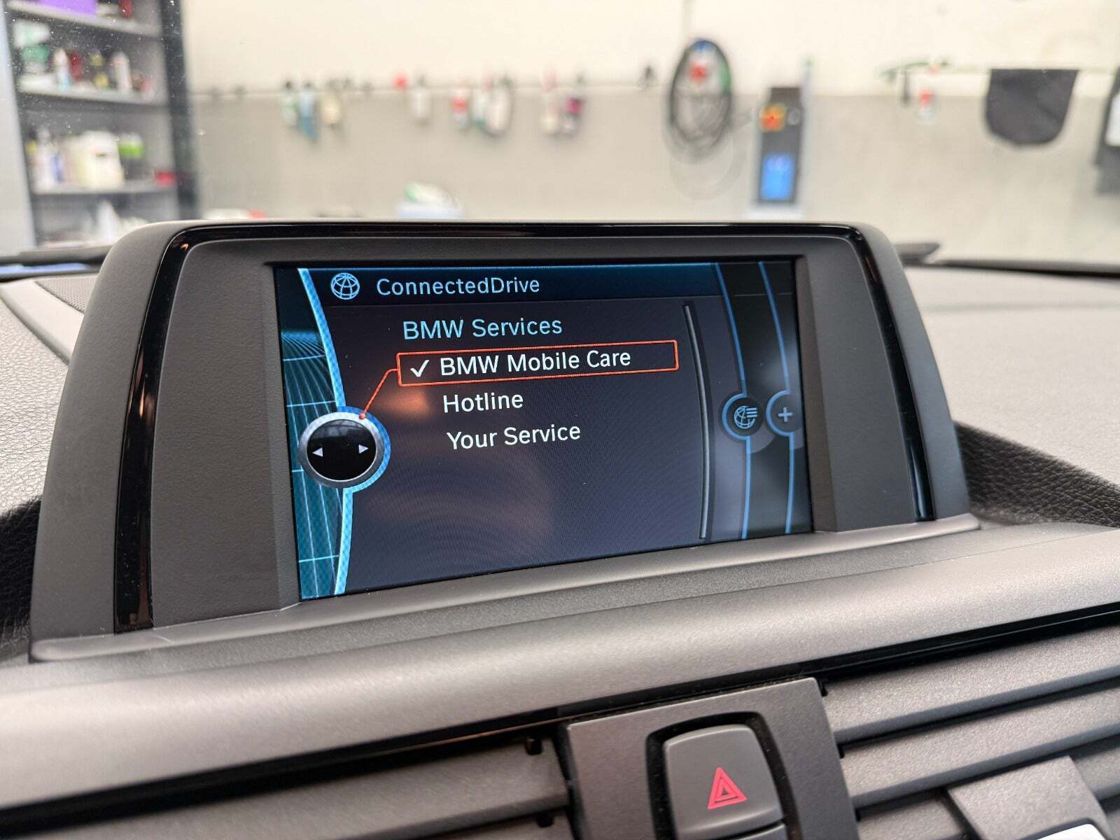 Blå BMW M135i fra 2014