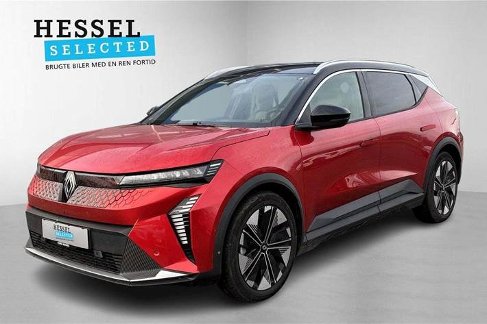 Rød Renault Scenic E-Tech fra 2024 set udefra