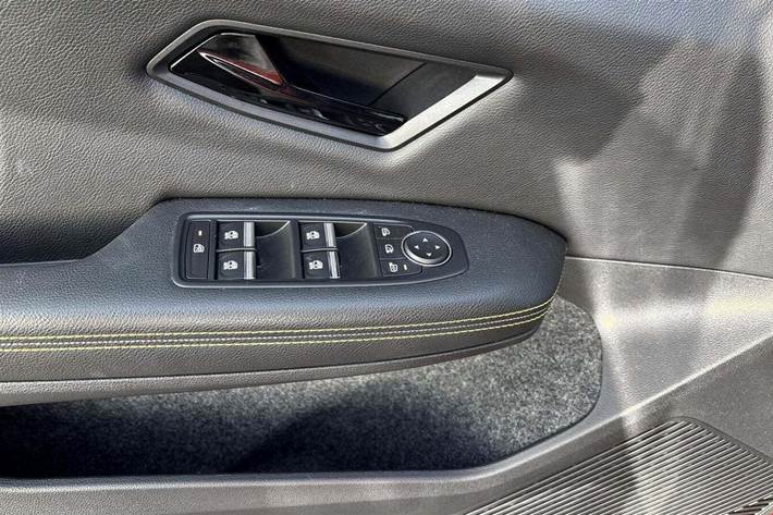 Rød Renault Scenic E-Tech fra 2024