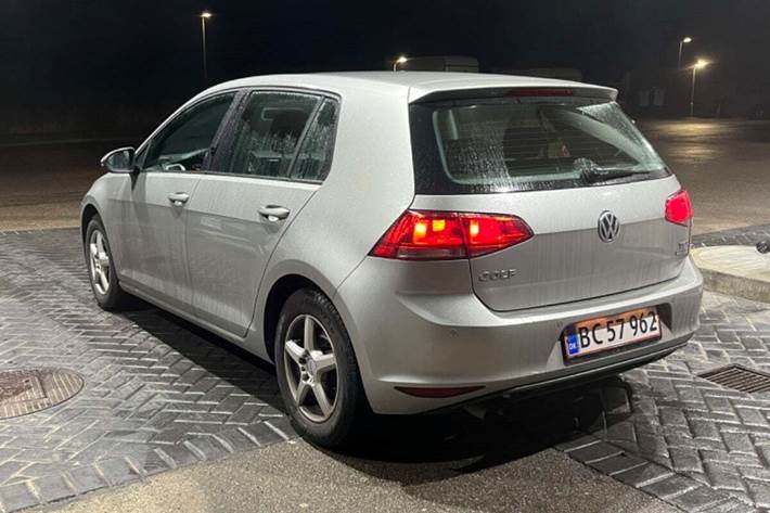 Orange VW Golf VII fra 2013