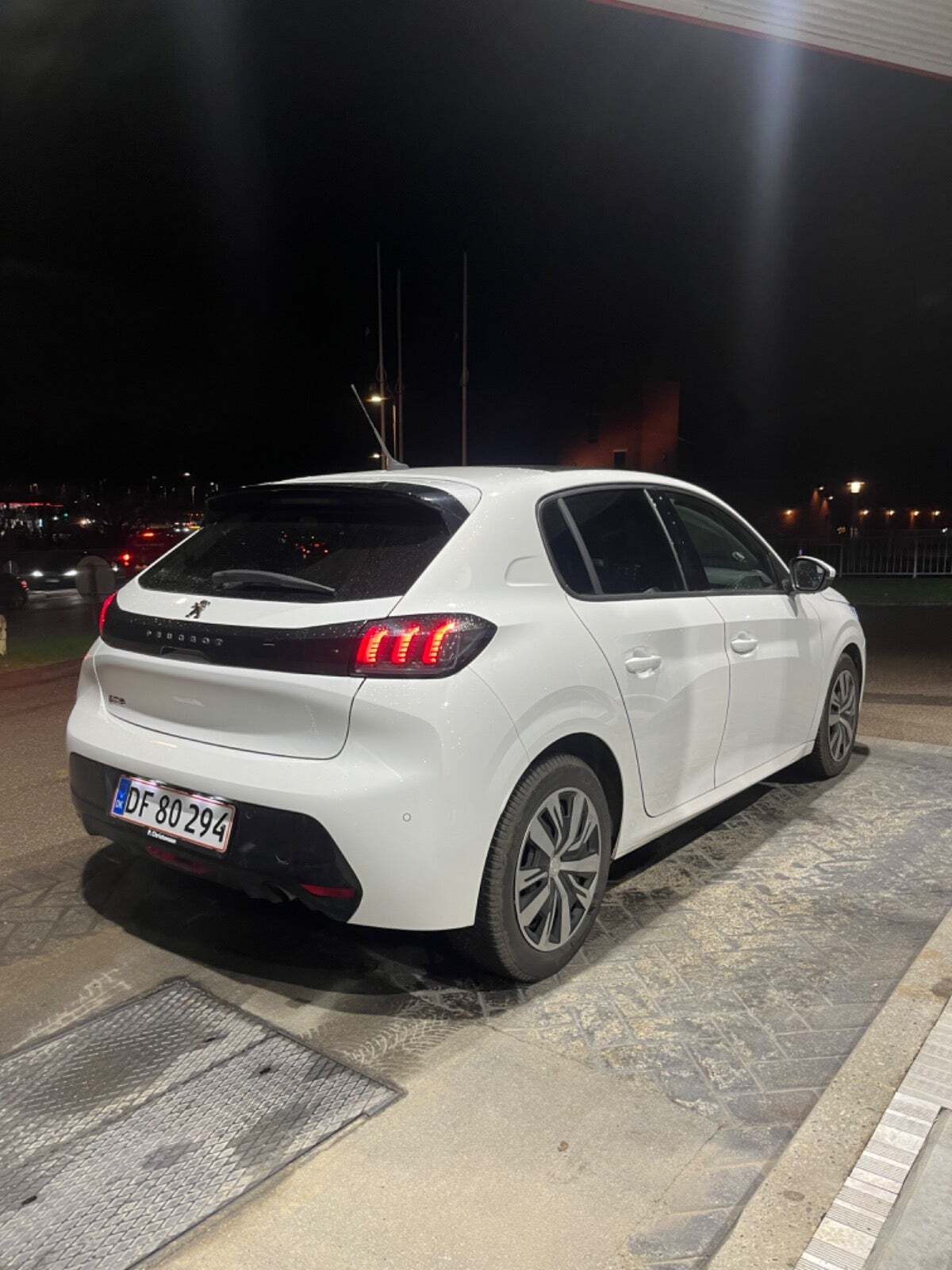 Peugeot 208 1,5 BlueHDi 100 Allure Sky