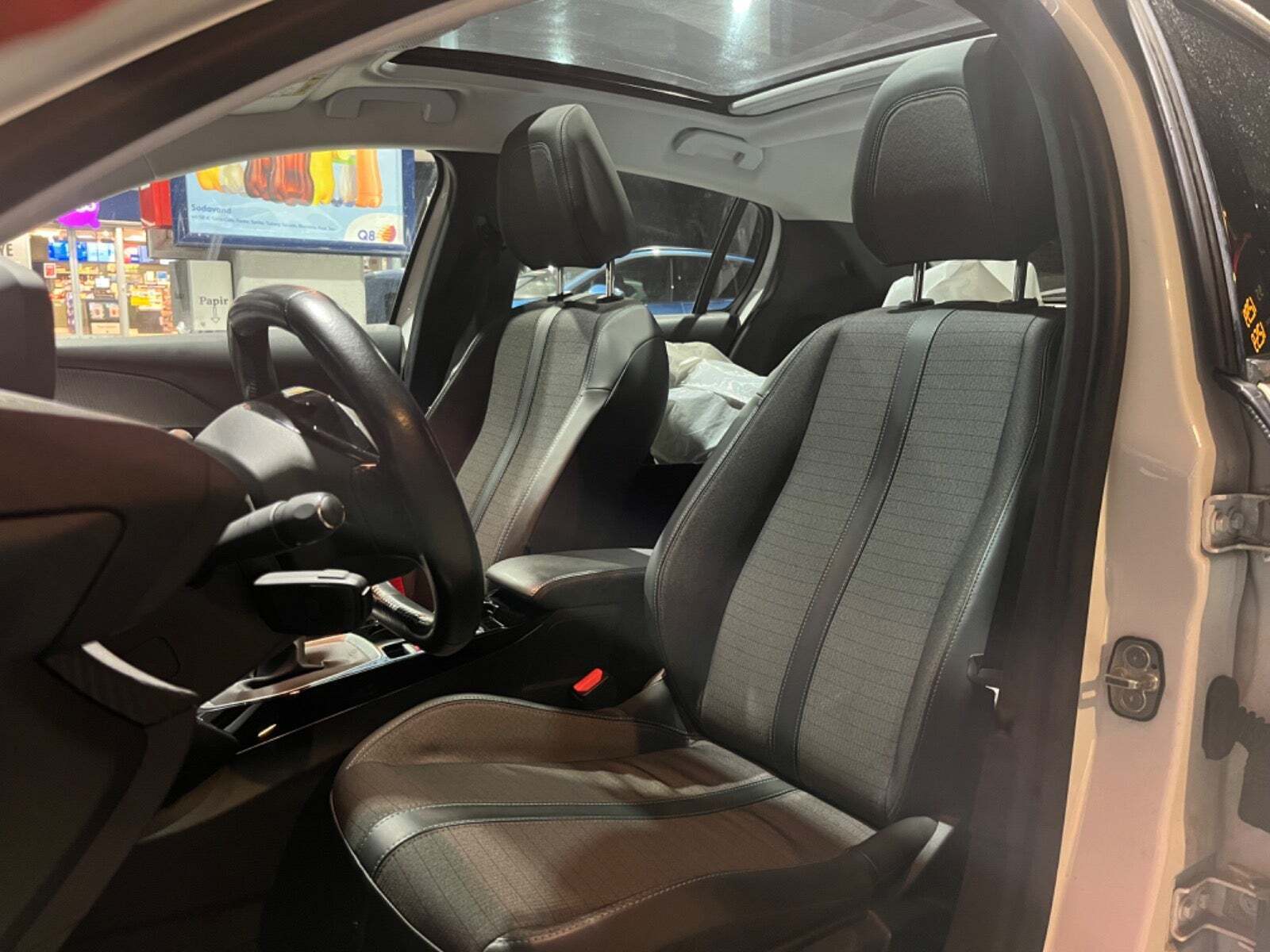 Peugeot 208 1,5 BlueHDi 100 Allure Sky