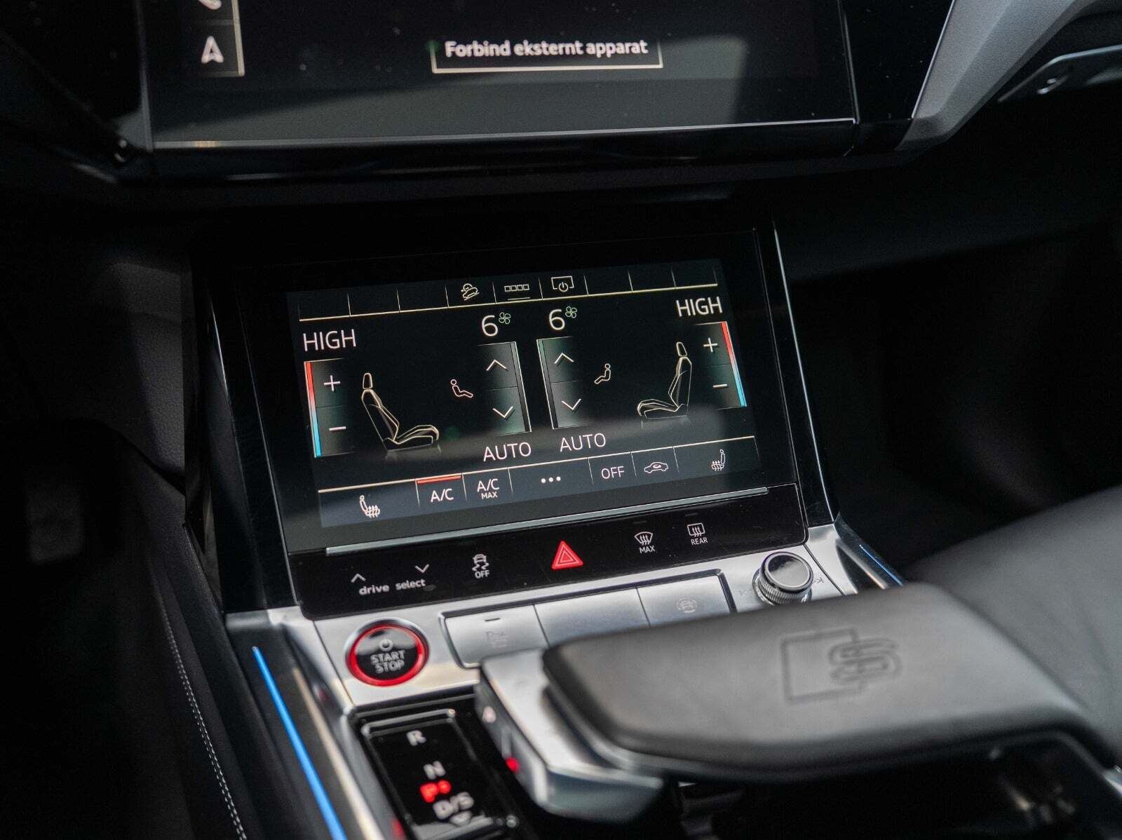 Grå Audi e-tron S fra 2021