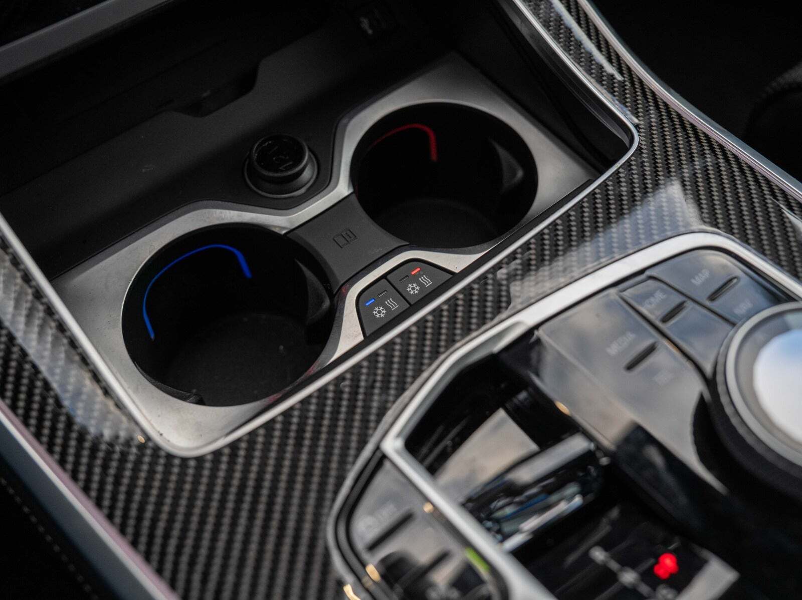 Sølv BMW X5 fra 2025