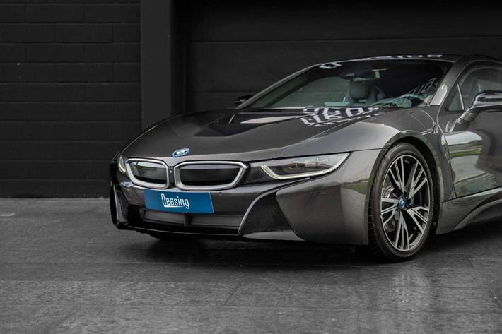 Grå BMW i8 fra 2016 set udefra