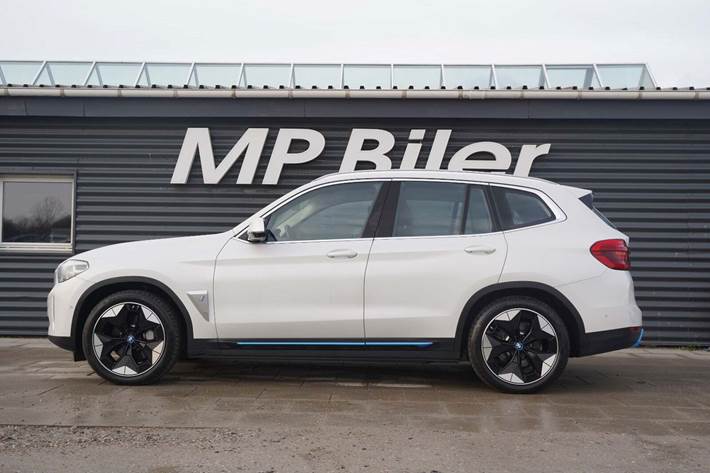 Hvid BMW iX3 fra 2021