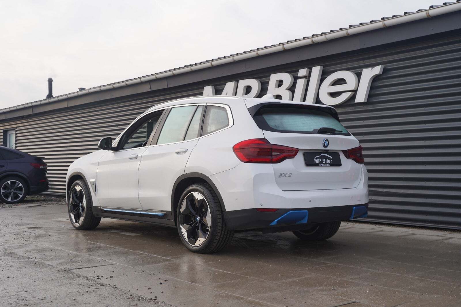 Hvid BMW iX3 fra 2021