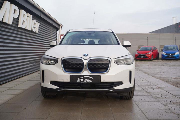 Hvid BMW iX3 fra 2021