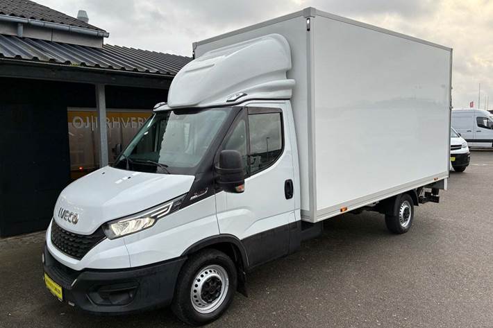 Hvid Iveco Daily fra 2022